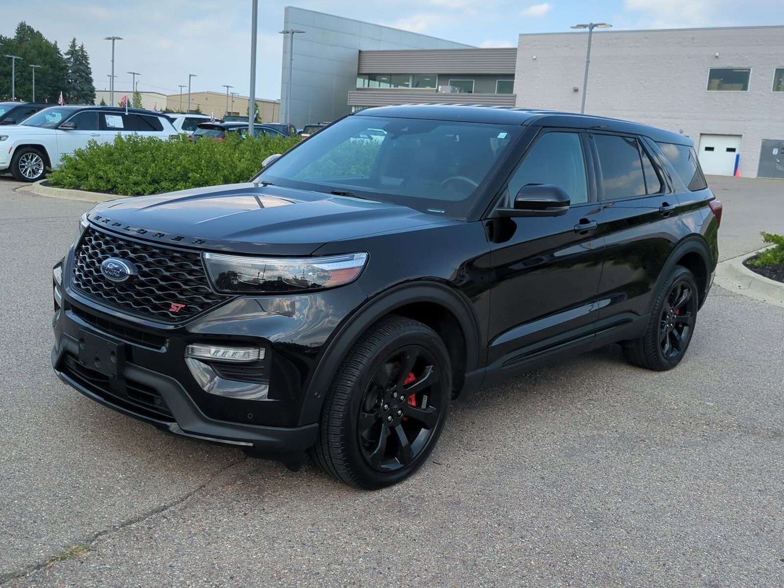 2022 Ford Explorer ST photo 3
