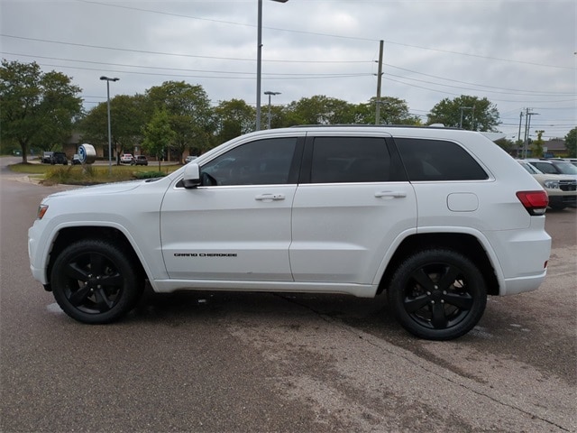 Used 2015 Jeep Grand Cherokee Altitude with VIN 1C4RJFAG7FC156594 for sale in Waterford, MI