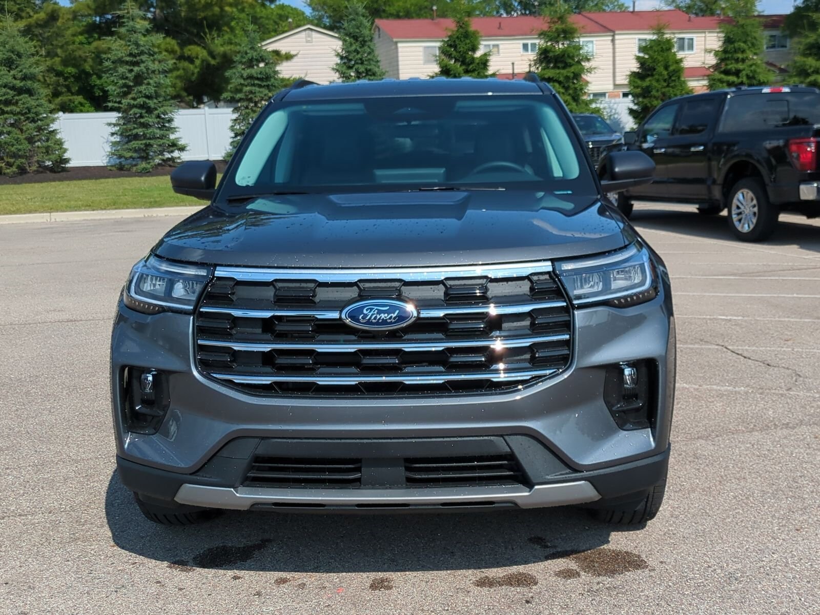 2025 Ford Explorer photo 3