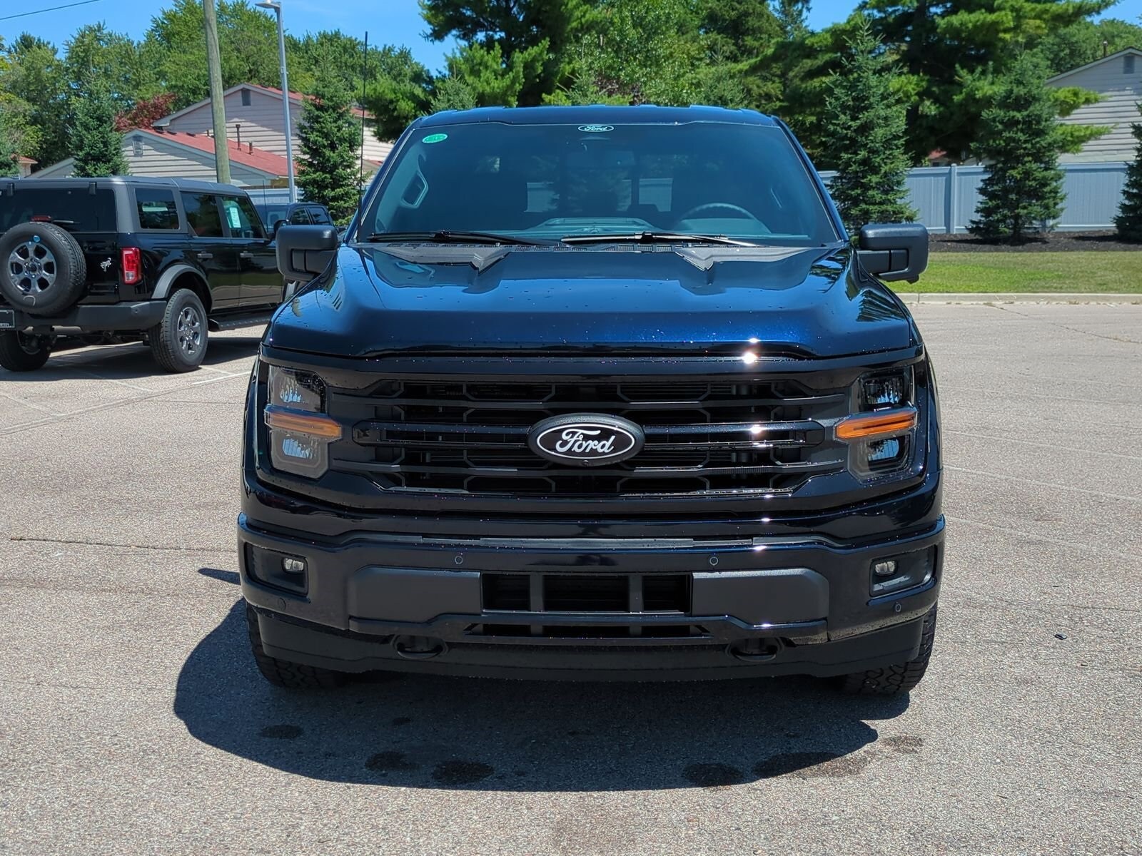 2025 Ford F-150 XLT photo 3