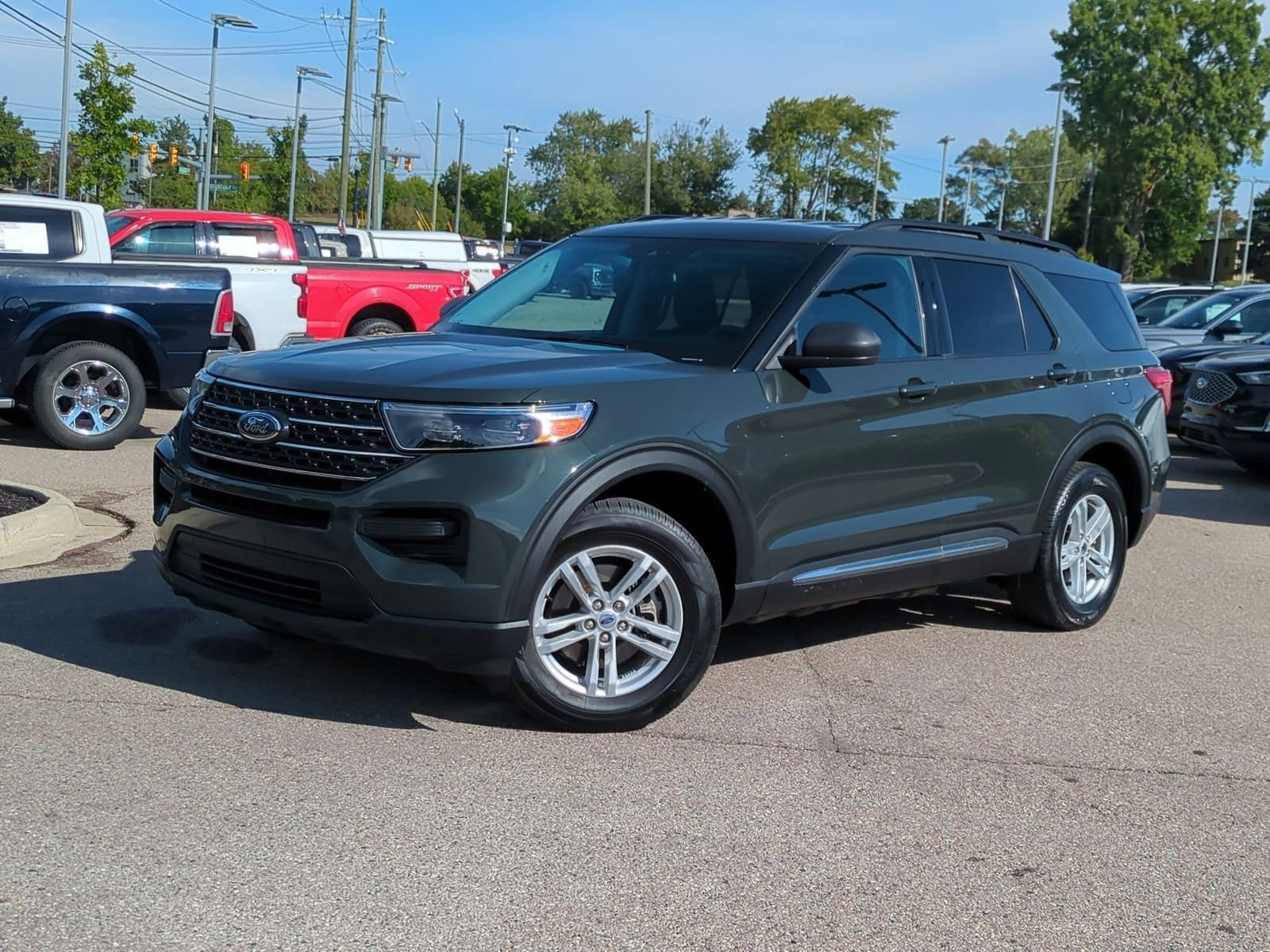 2023 Ford Explorer XLT's photo