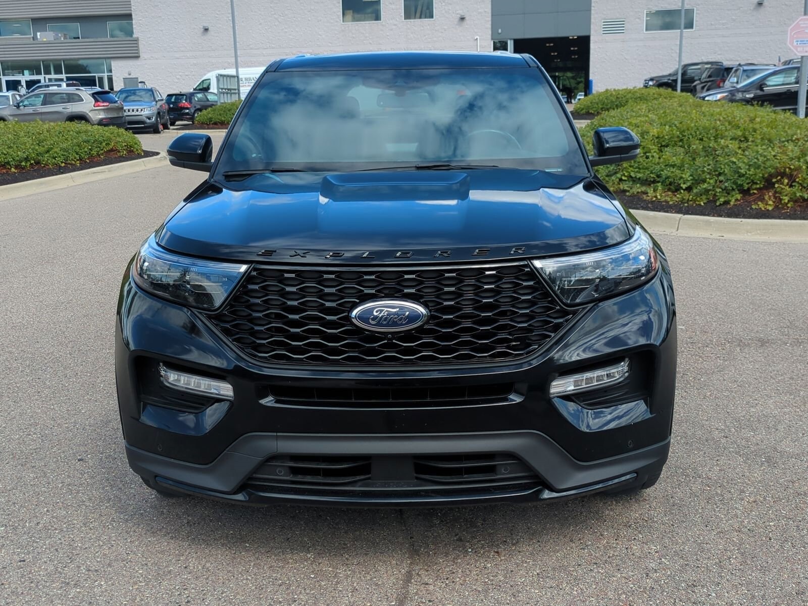 2022 Ford Explorer ST photo 3