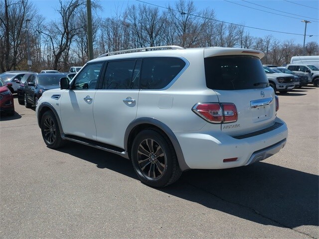 2017 Nissan Armada Platinum photo 3