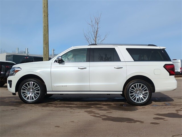 2024 Ford Expedition MAX Platinum photo 2