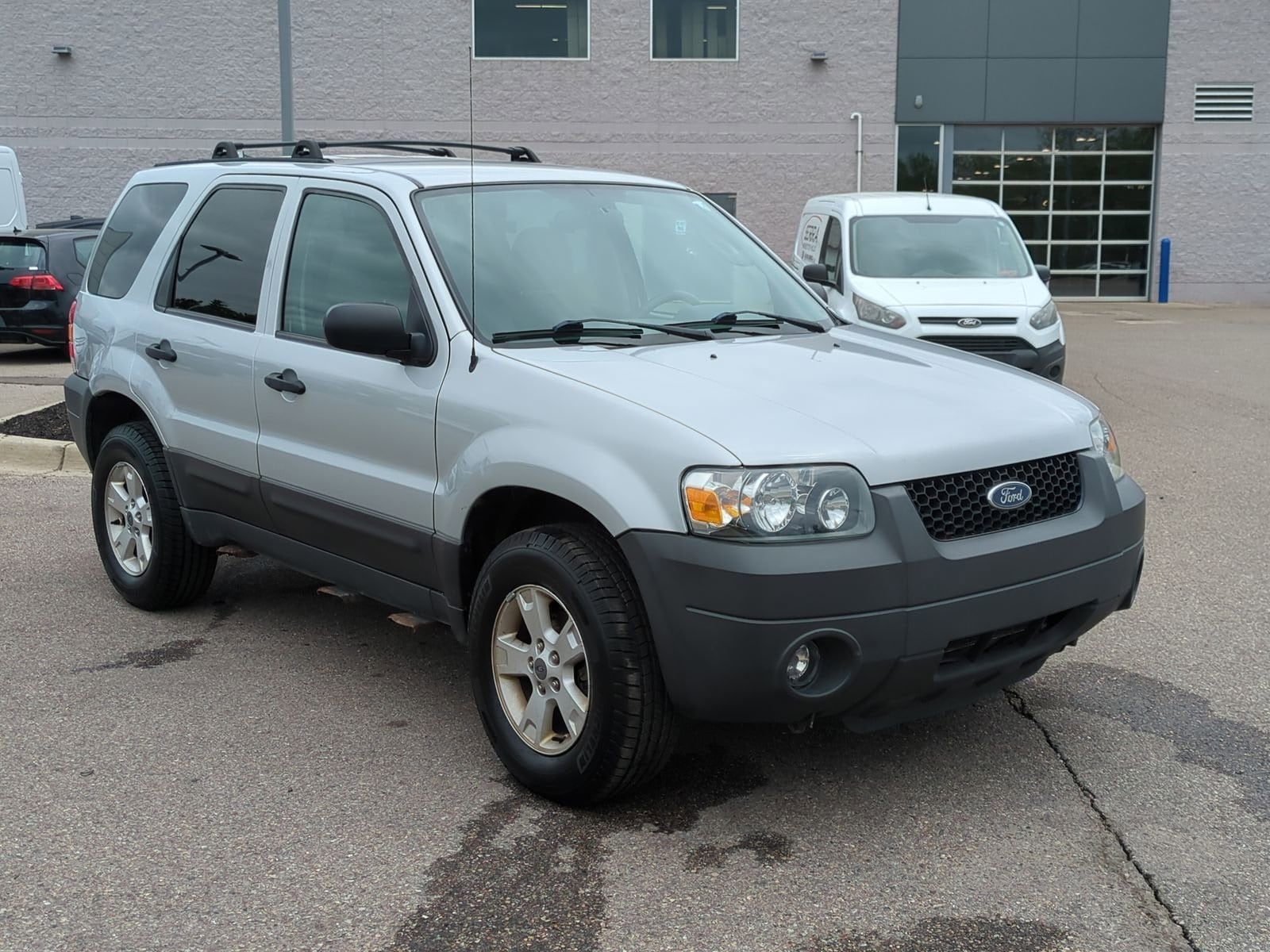 Used 2005 Ford Escape XLT with VIN 1FMYU03135DA11999 for sale in Waterford, MI