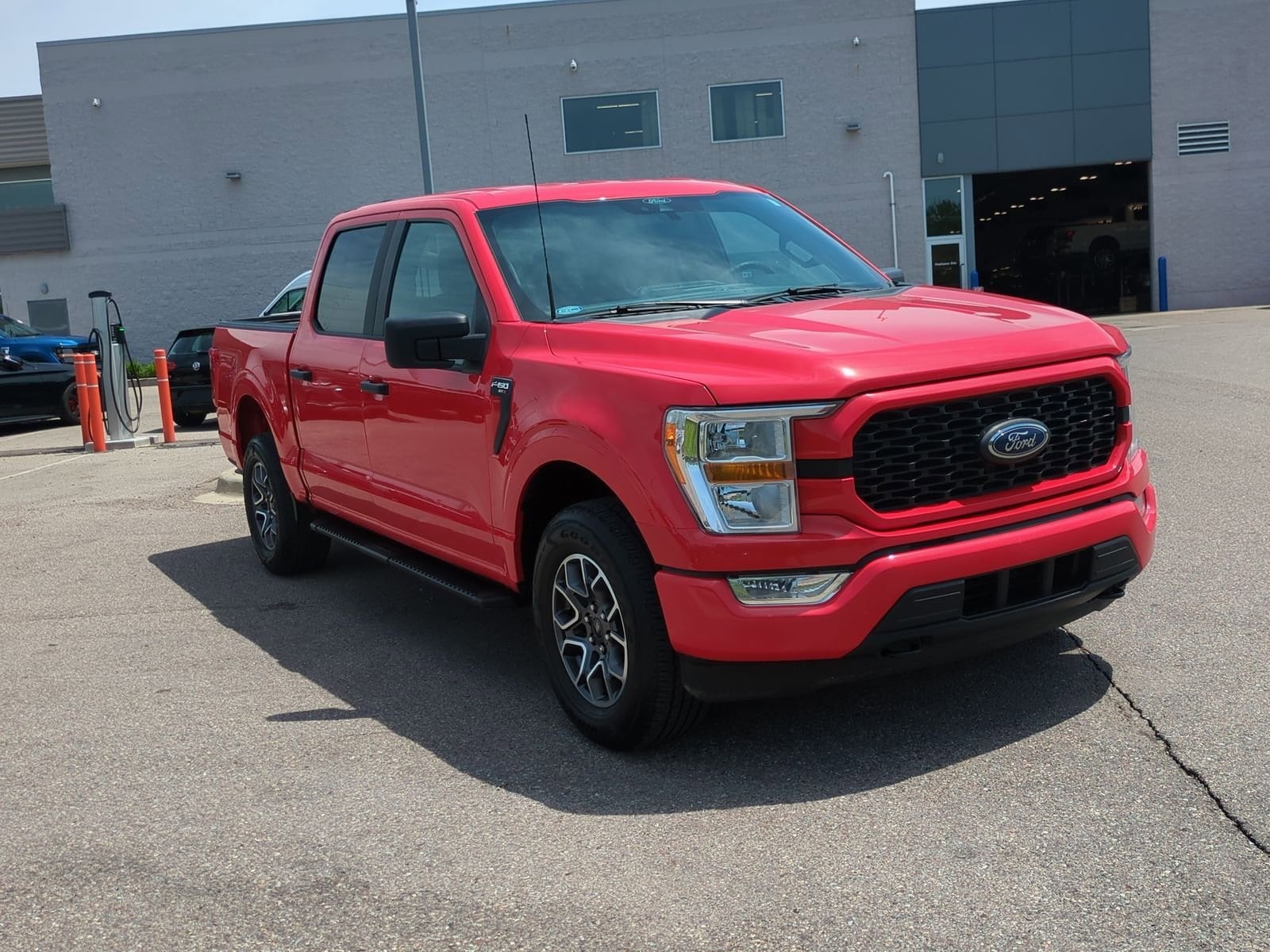 Used 2021 Ford F-150 XL with VIN 1FTEW1EP6MKF02375 for sale in Waterford, MI