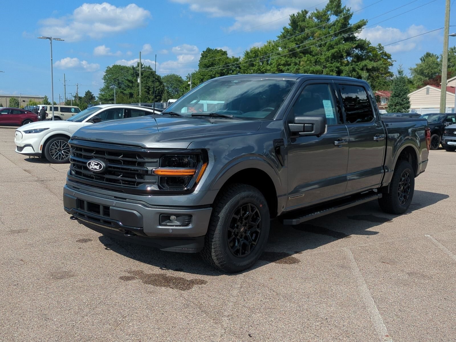 2025 Ford F-150 XLT photo 4