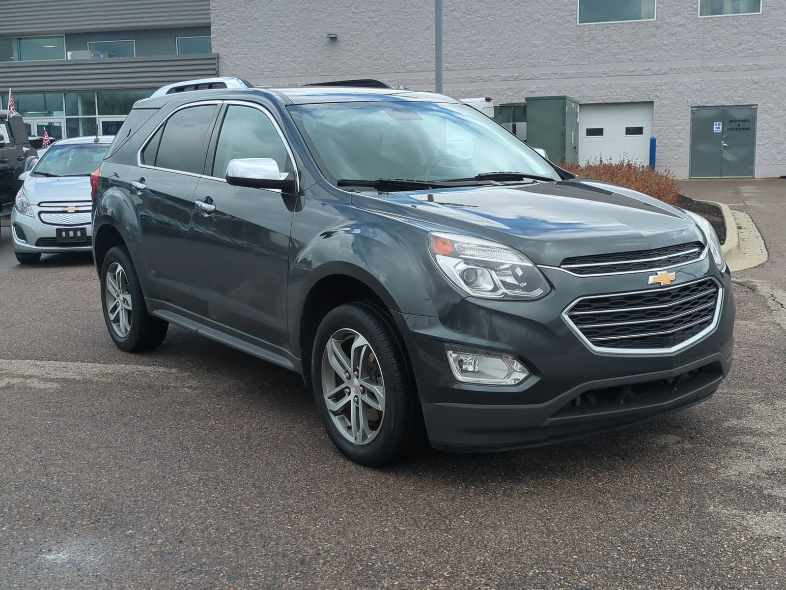 Used 2017 Chevrolet Equinox Premier with VIN 2GNALDEK5H1574680 for sale in Waterford, MI