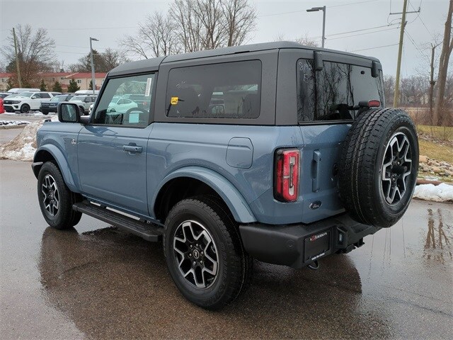 2023 Ford Bronco Outer Banks photo 3