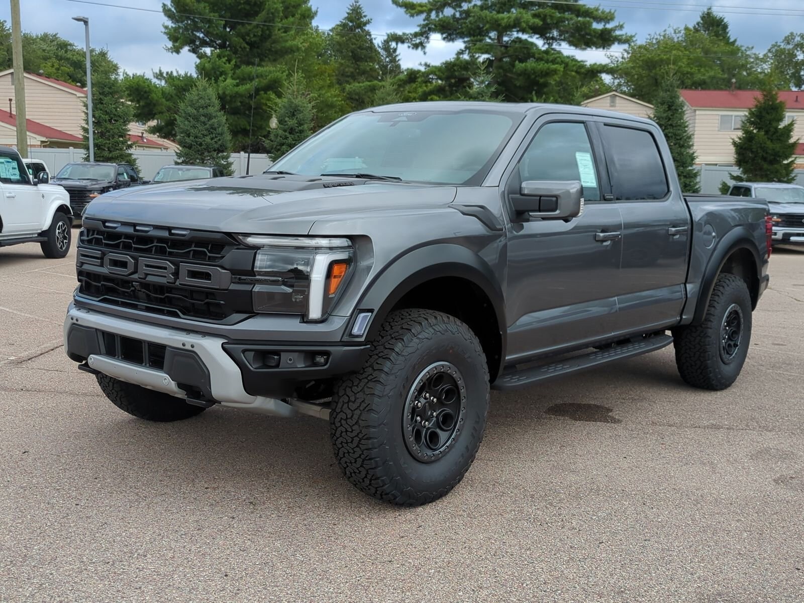 2025 Ford F-150 Raptor photo 4