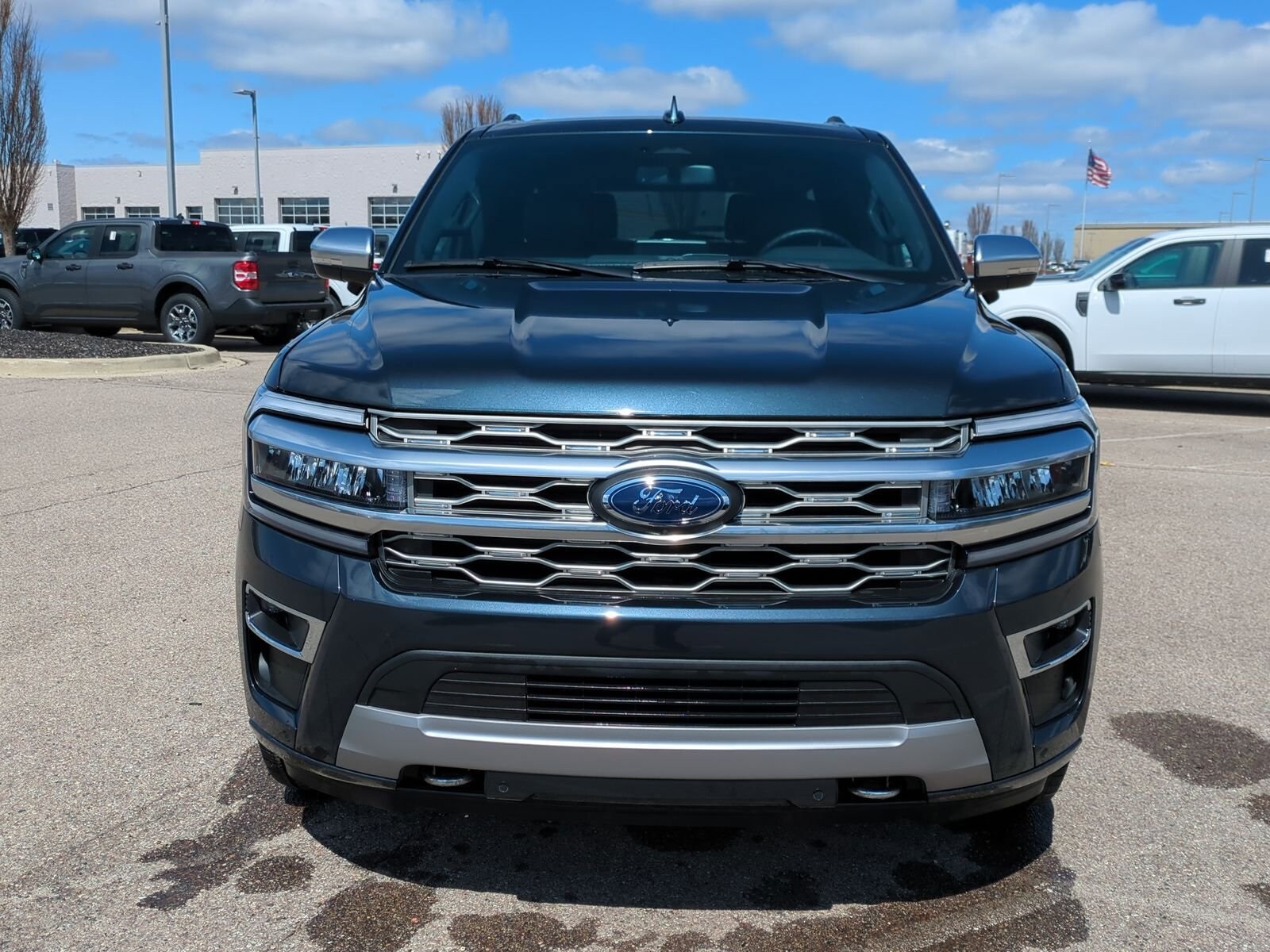 2024 Ford Expedition MAX Platinum photo 3