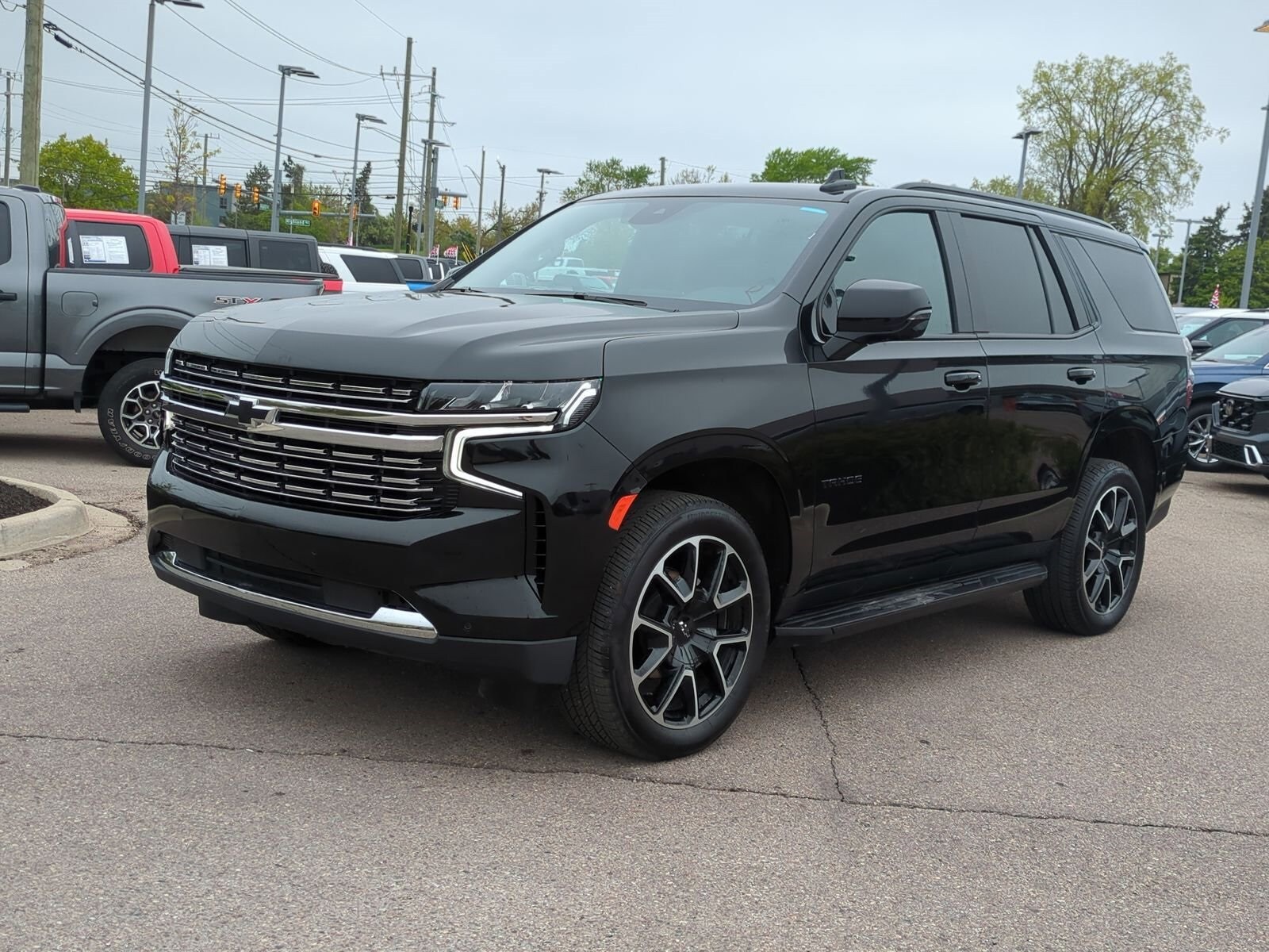 2024 Chevrolet Tahoe RST photo 4