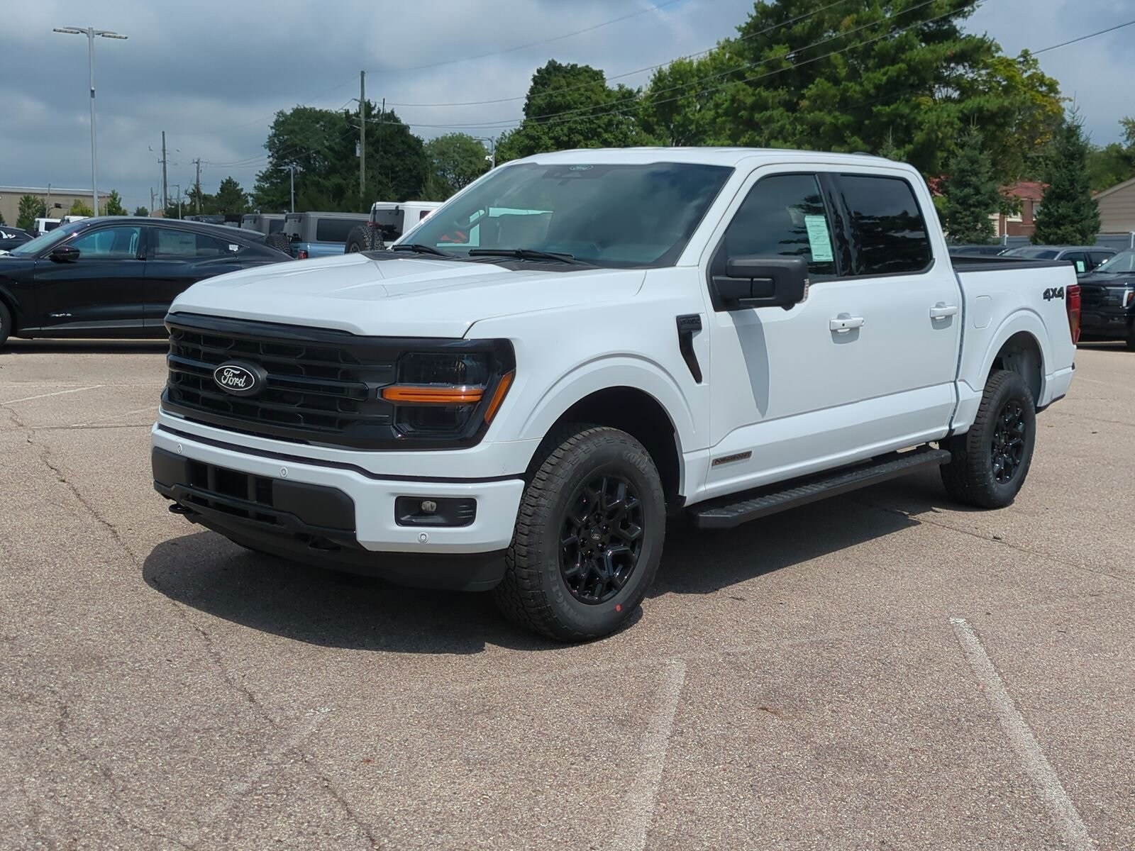 2025 Ford F-150 XLT photo 4