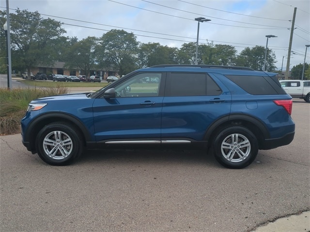 Used 2023 Ford Explorer XLT with VIN 1FMSK8DH9PGA17006 for sale in Waterford, MI