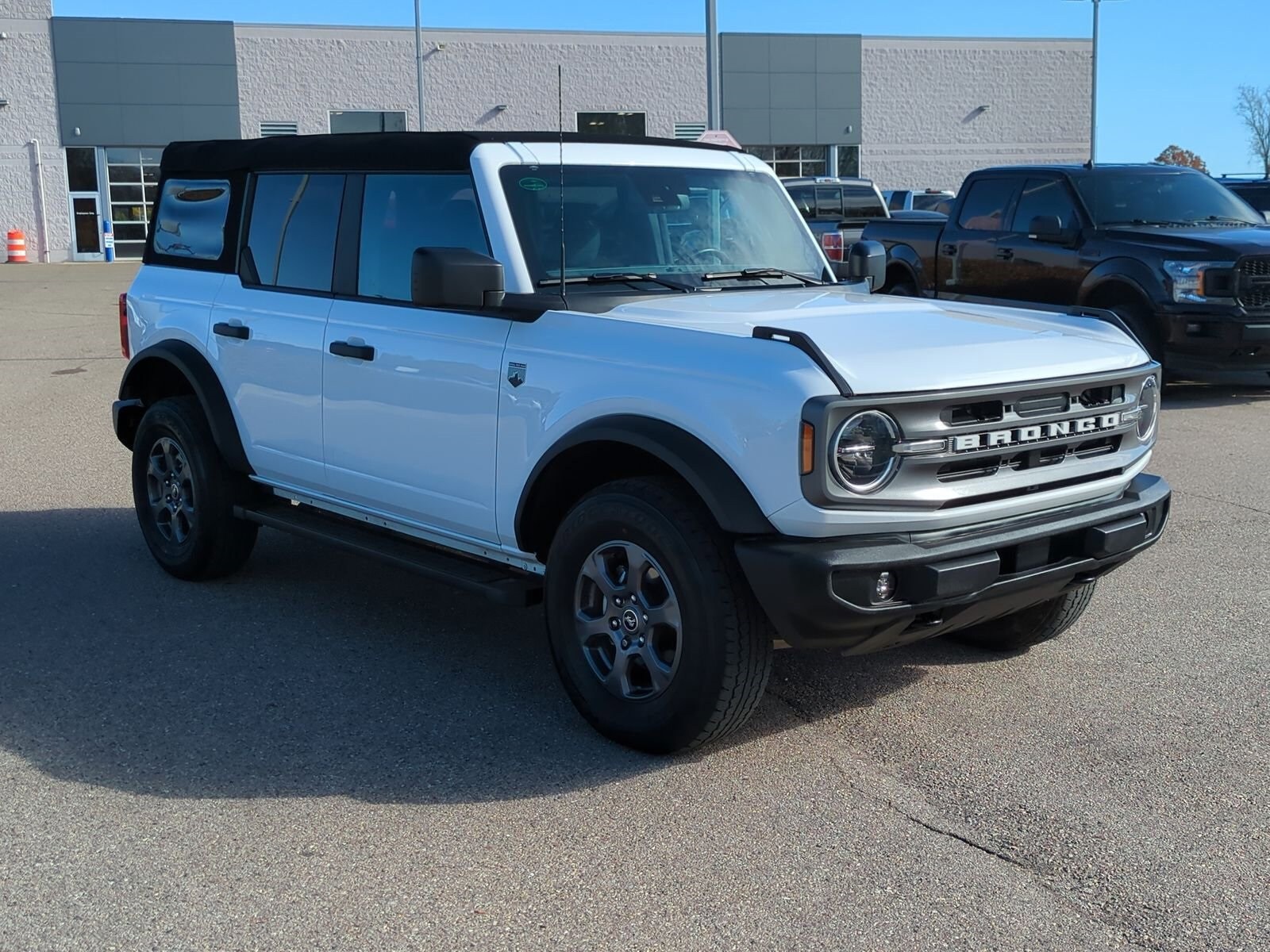 2023 Ford Bronco Big Bend photo 2