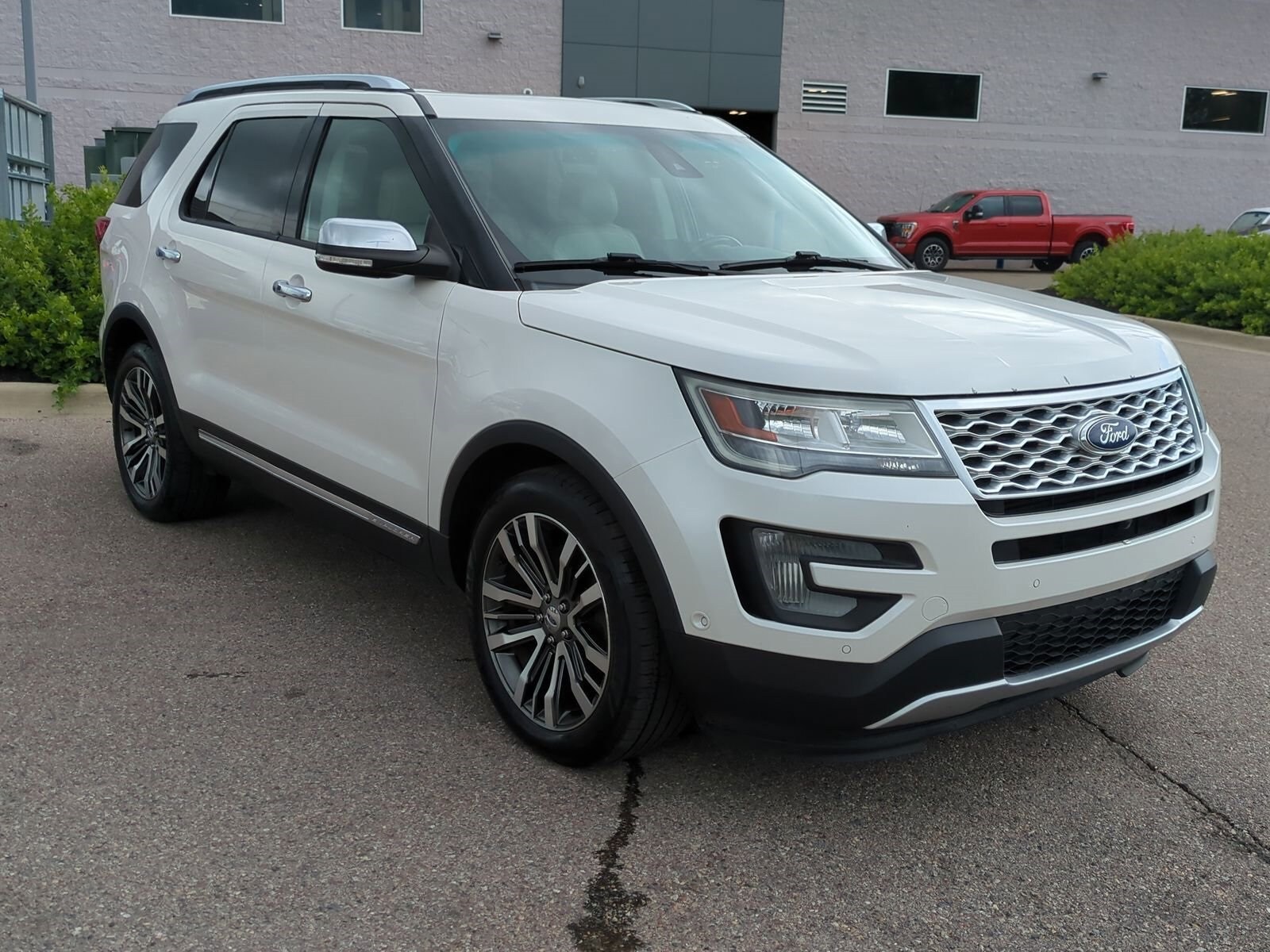 Used 2016 Ford Explorer Platinum with VIN 1FM5K8HT5GGB40930 for sale in Waterford Township, MI