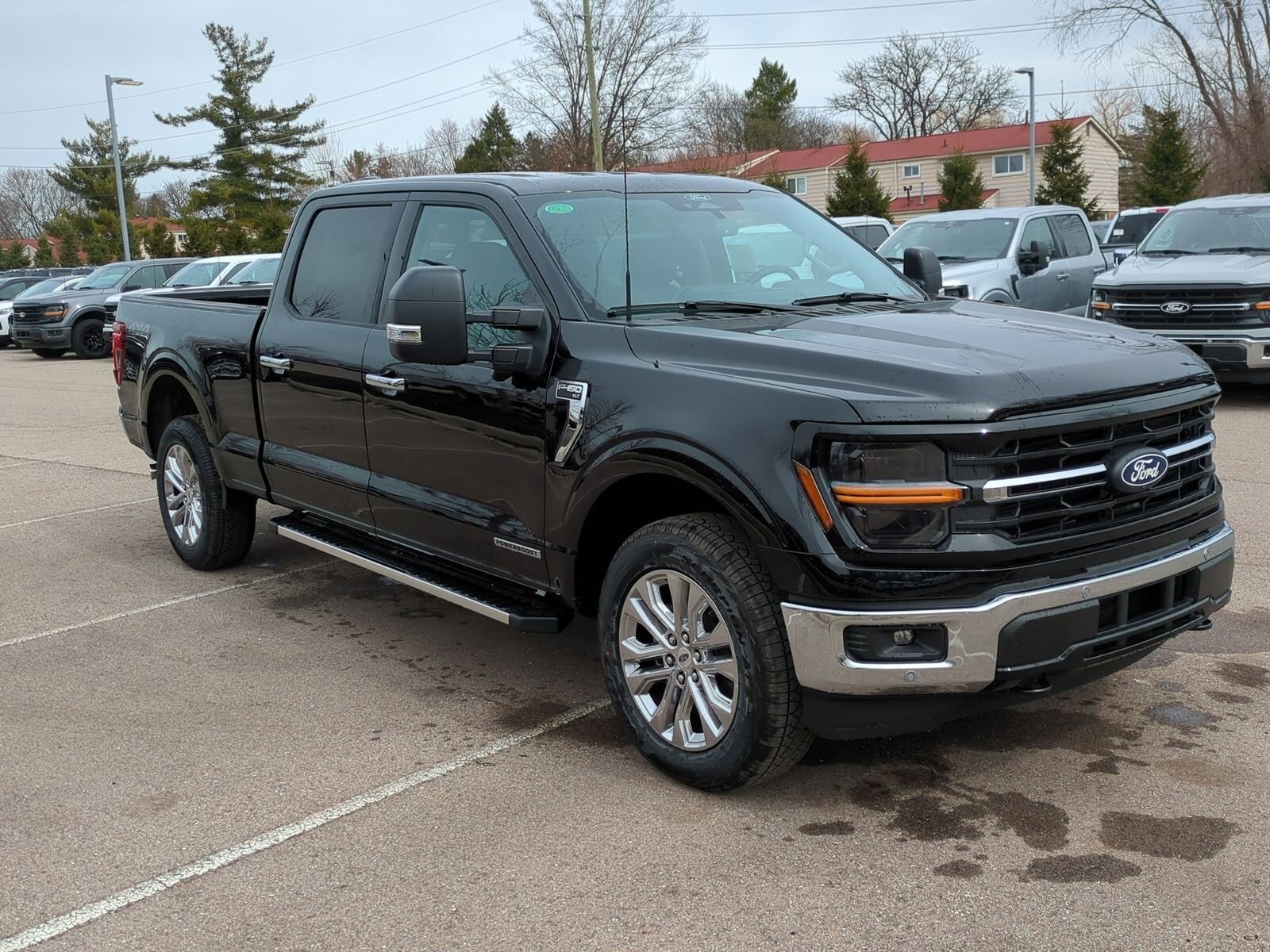 2025 Ford F-150 XLT photo 2