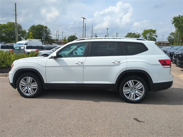 Used 2019 Volkswagen Atlas SE w/Tech with VIN 1V2UR2CA2KC580357 for sale in Waterford, MI