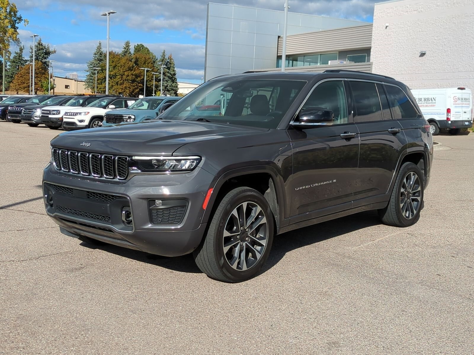 2022 Jeep Grand Cherokee Overland photo 2
