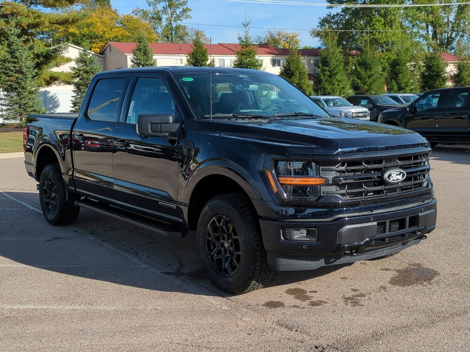 2025 Ford F-150 XLT photo 2