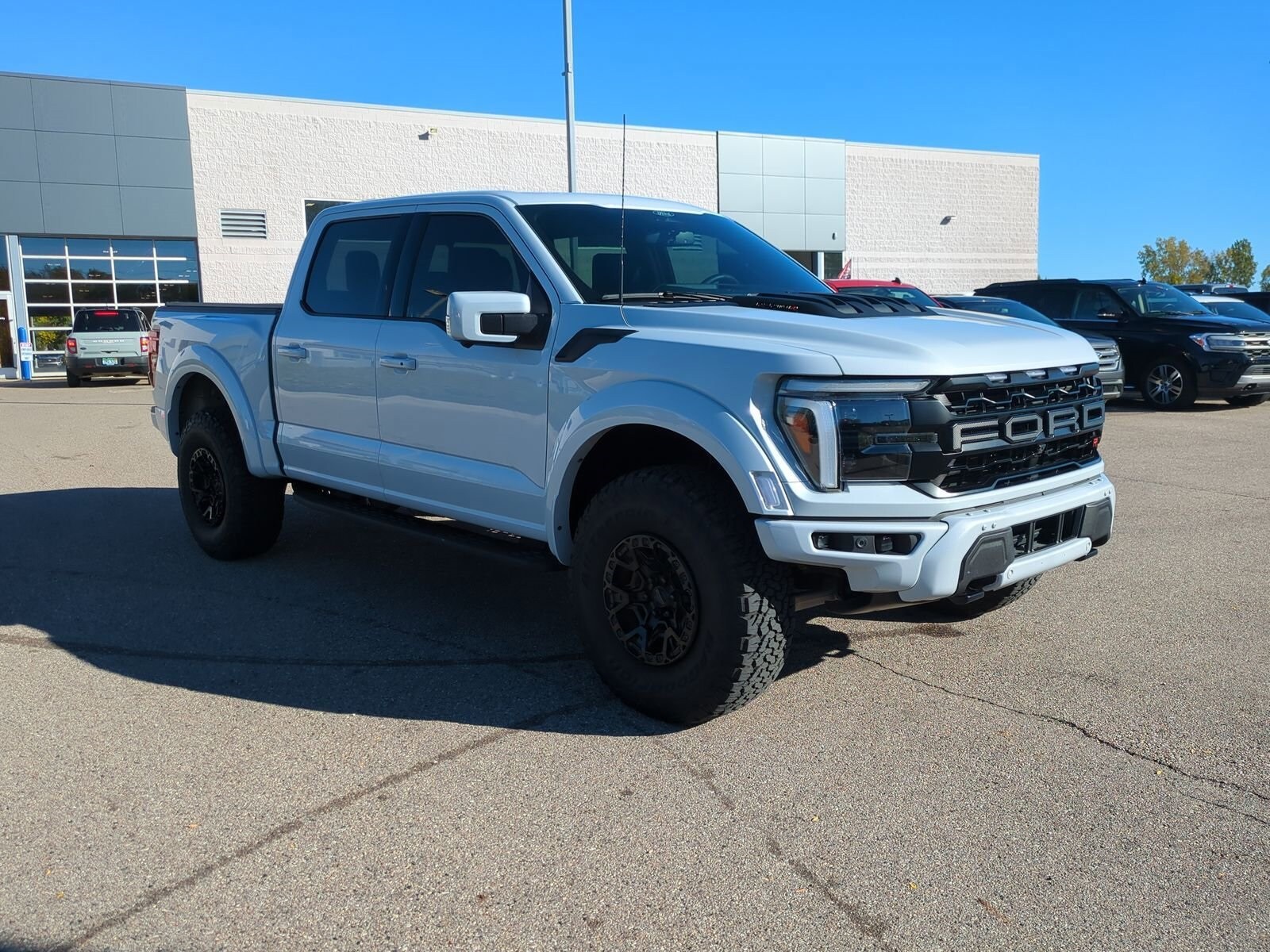 2025 Ford F-150 Raptor photo 2