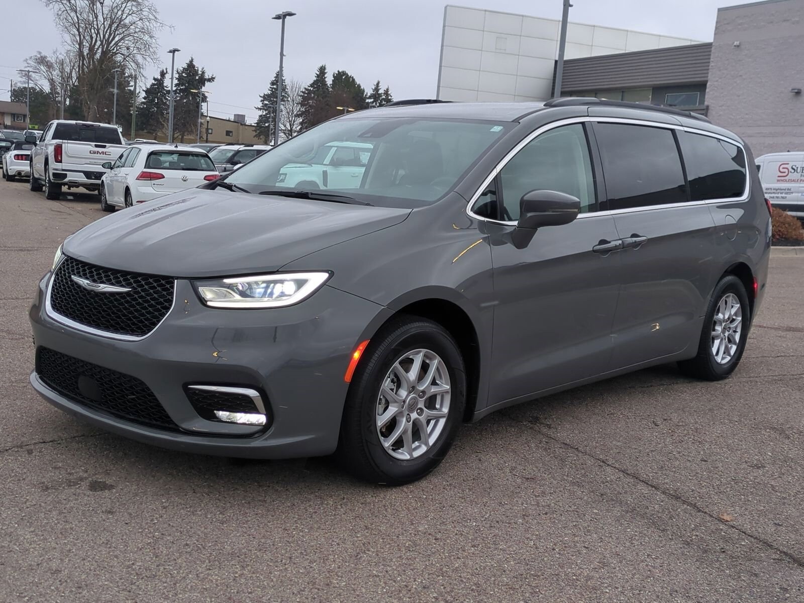 2022 Chrysler Pacifica Touring L photo 4