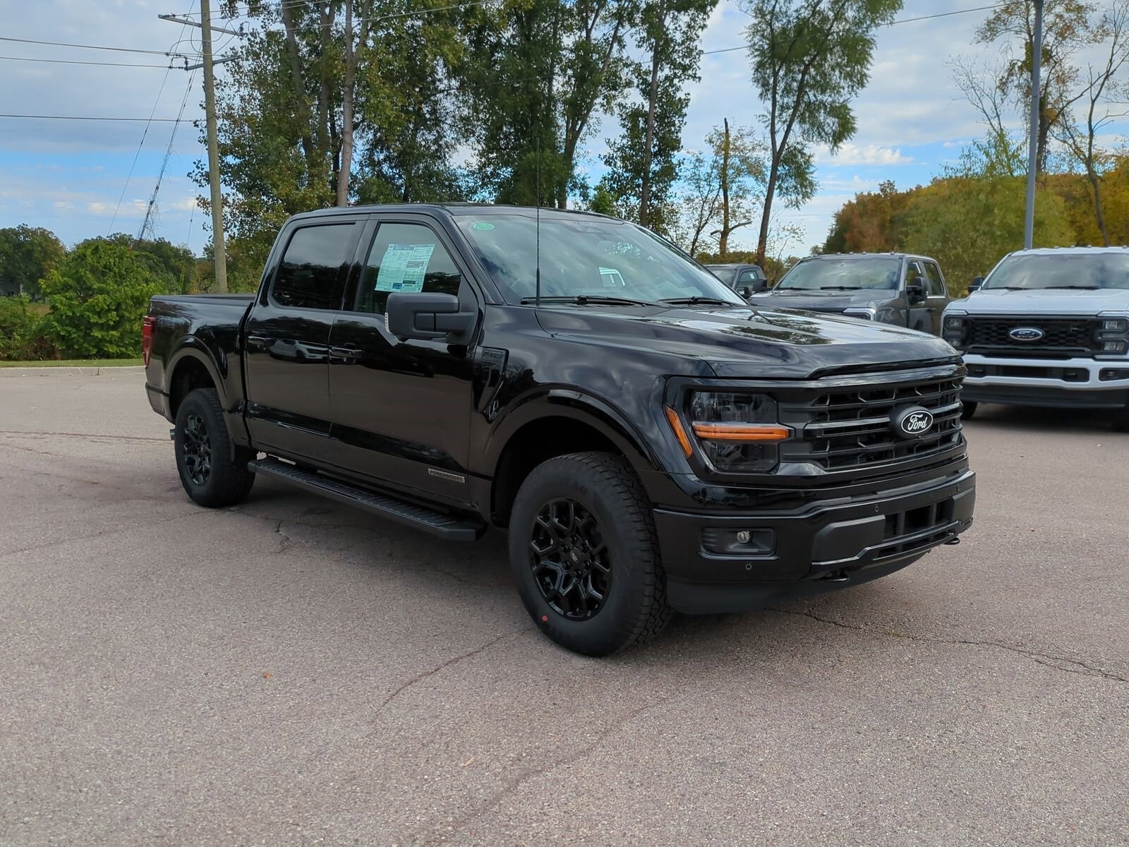 2025 Ford F-150 XLT photo 2