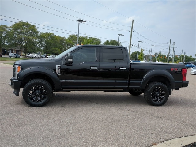 Used 2019 Ford F-350 Super Duty XLT with VIN 1FT8W3BT5KEE39937 for sale in Waterford, MI