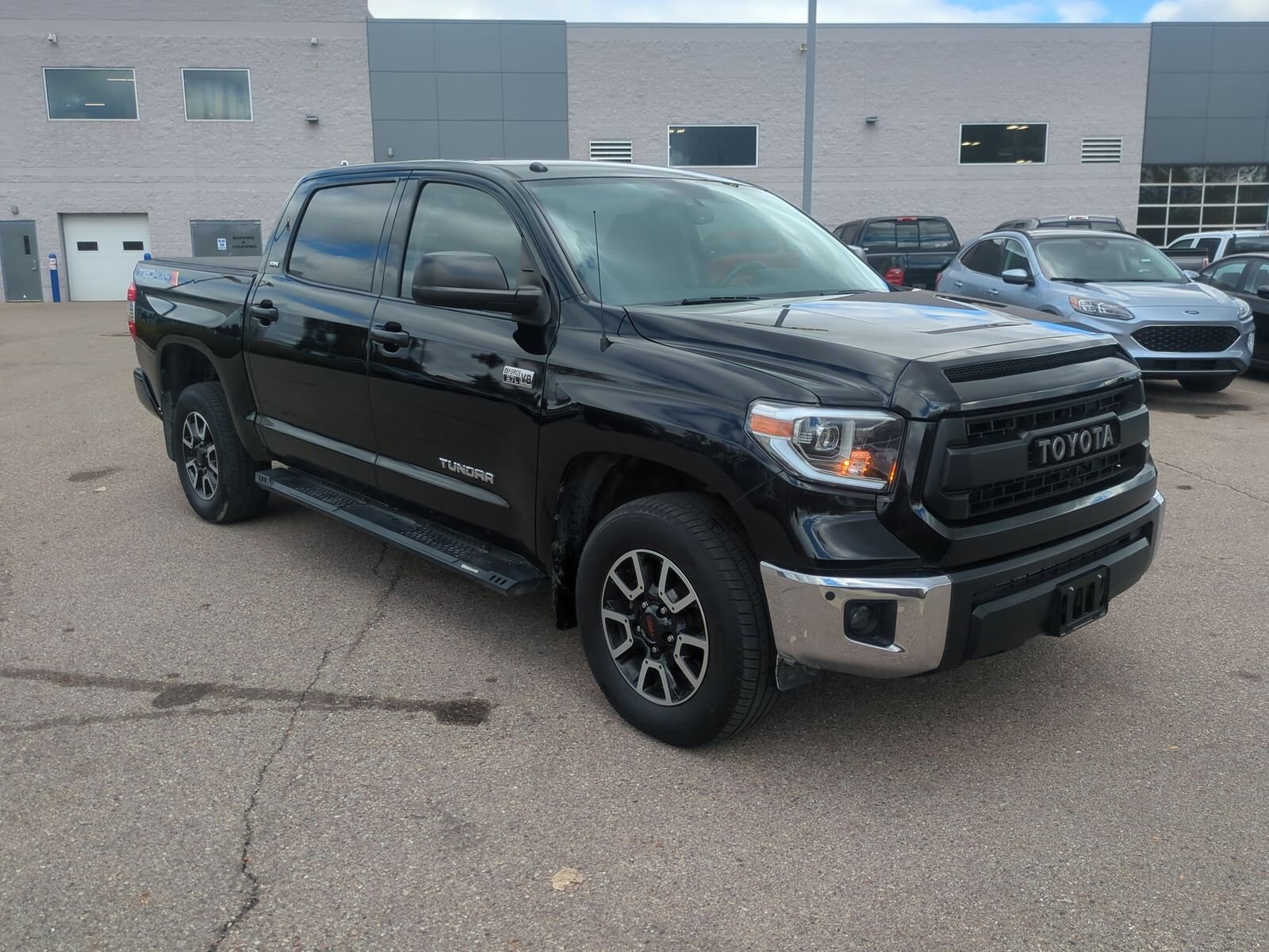 2016 Toyota Tundra SR5 photo 2