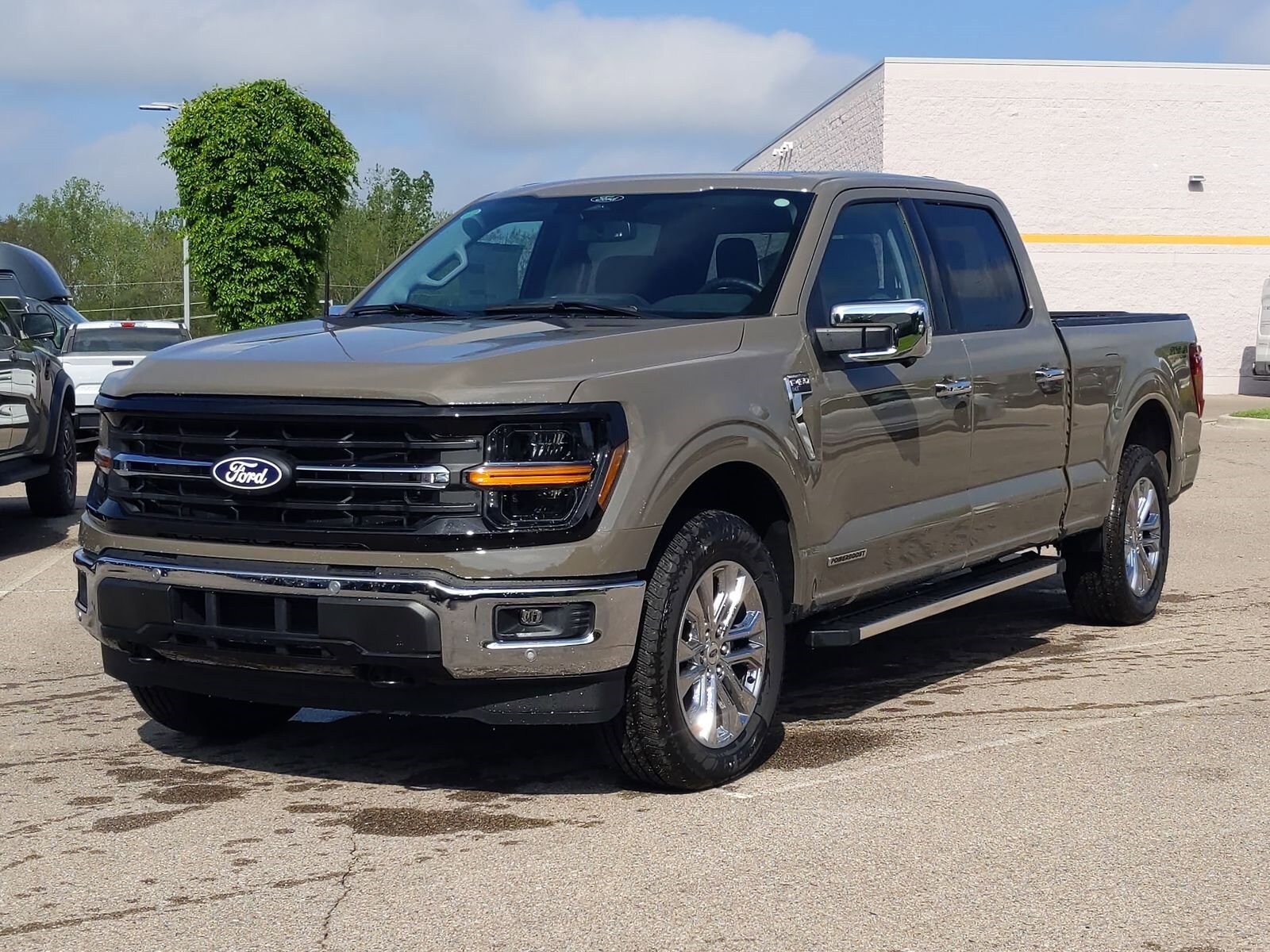 2025 Ford F-150 XLT photo 4