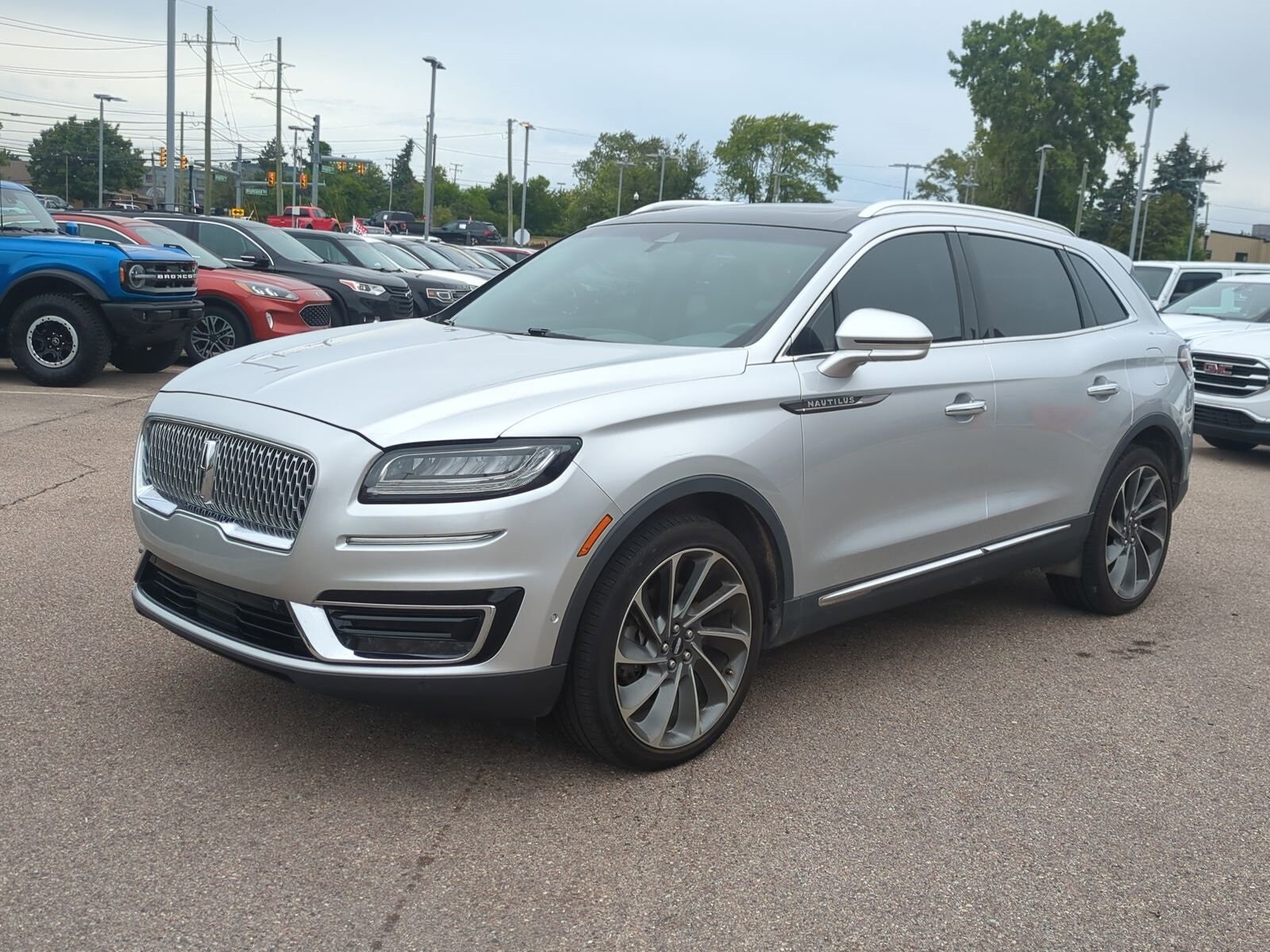 2019 Lincoln Nautilus Reserve photo 2