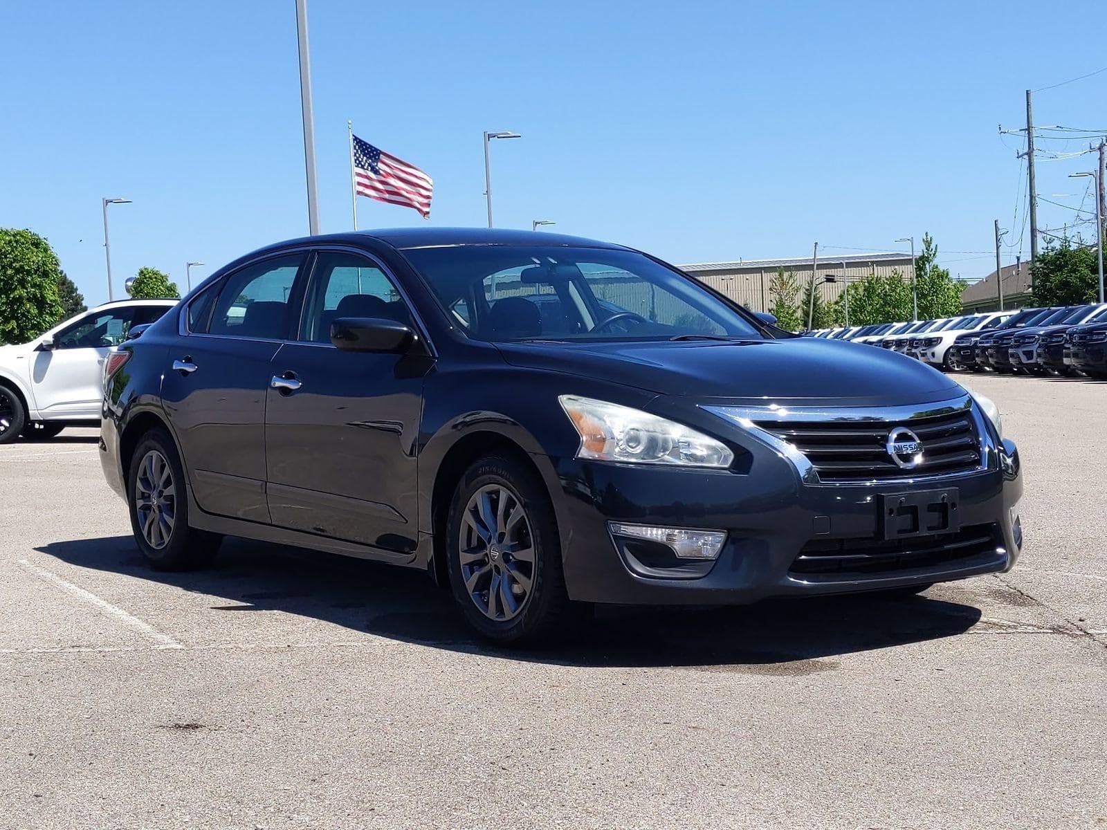 Used 2015 Nissan Altima S with VIN 1N4AL3AP9FC427828 for sale in Waterford, MI