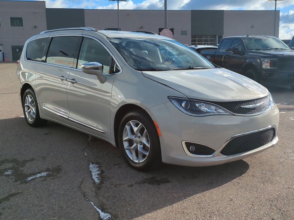 Used 2020 Chrysler Pacifica Limited Minivan/Van