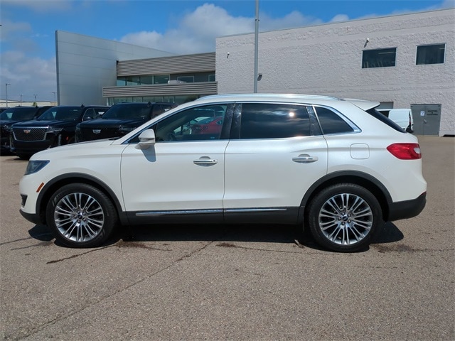 Used 2016 Lincoln MKX Reserve with VIN 2LMTJ8LR8GBL76151 for sale in Waterford, MI