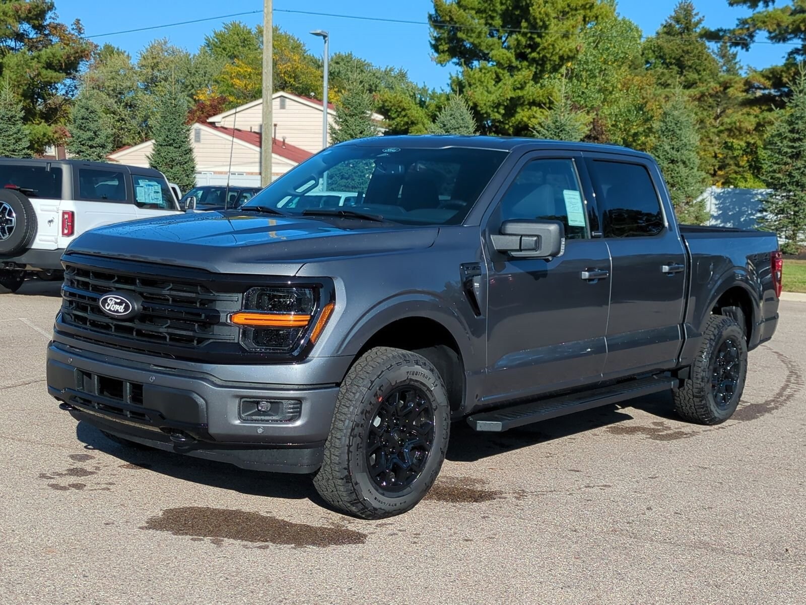 2025 Ford F-150 XLT photo 4