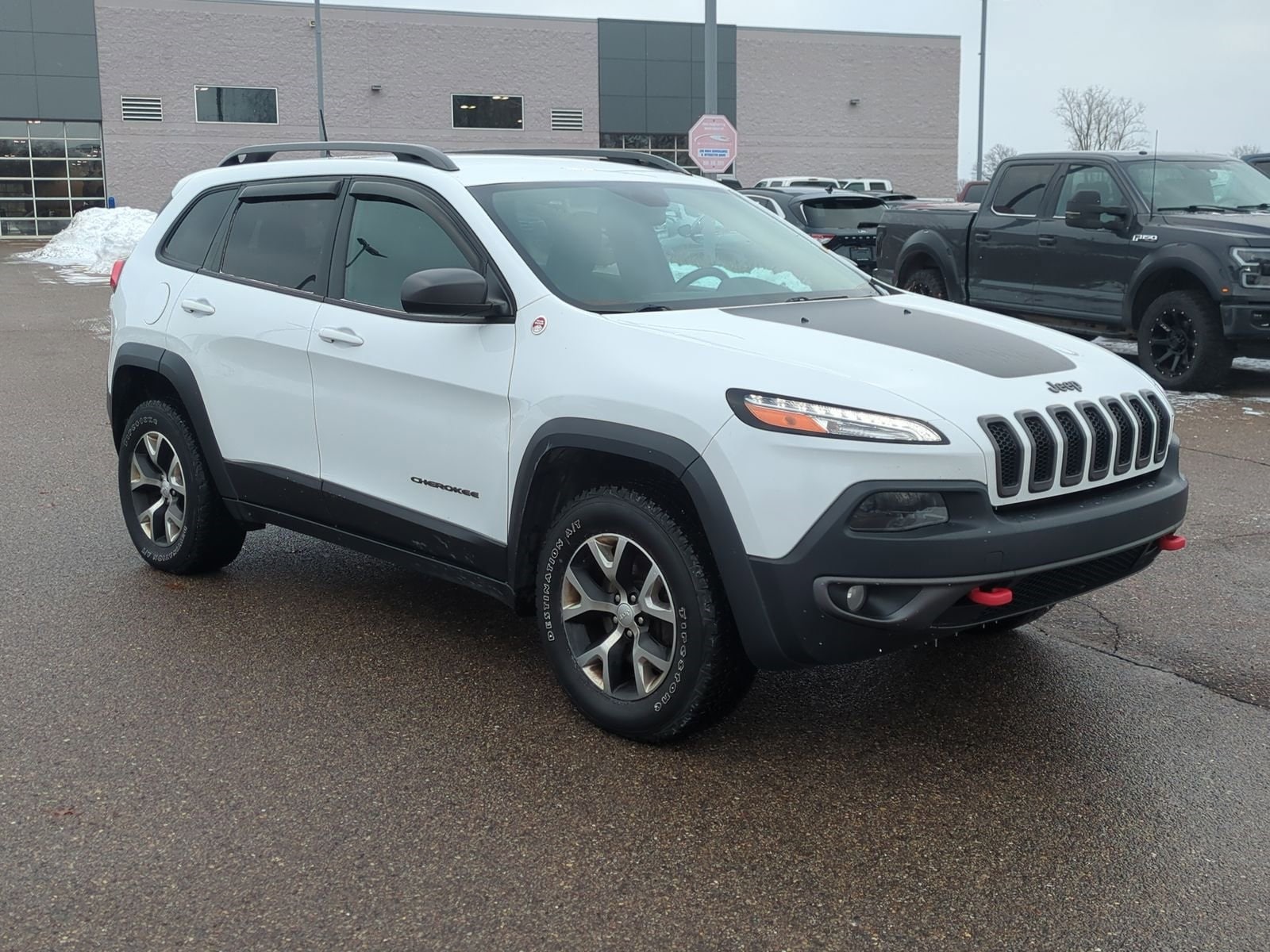 Used 2017 Jeep Cherokee Trailhawk with VIN 1C4PJMBB4HW634065 for sale in Waterford Township, MI