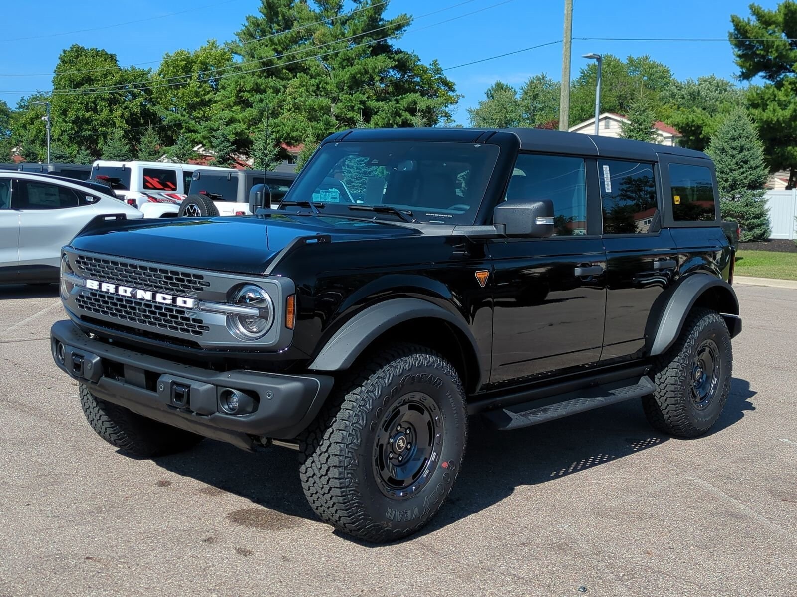 2025 Ford Bronco Badlands photo 2