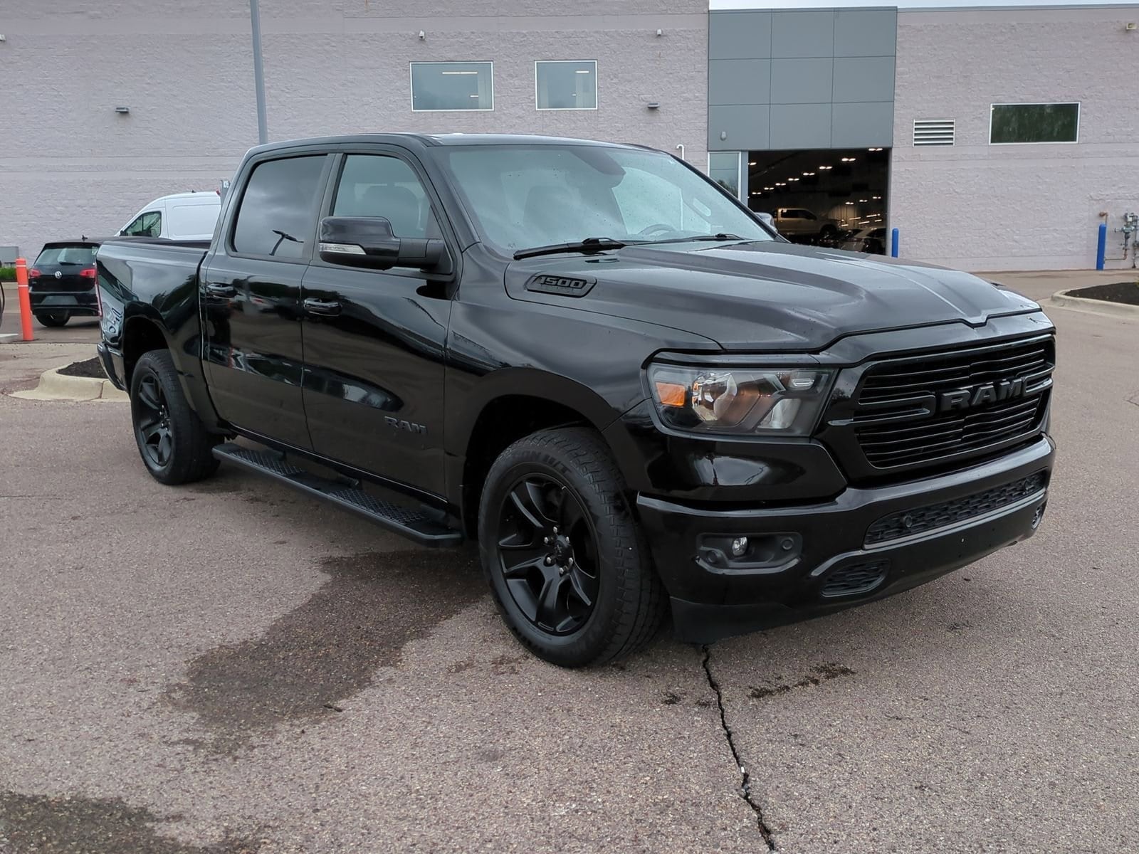 Used 2020 RAM Ram 1500 Pickup Big Horn/Lone Star with VIN 1C6SRFFT5LN381927 for sale in Waterford, MI