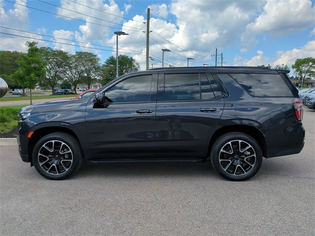 Used 2022 Chevrolet Tahoe RST with VIN 1GNSKRKT7NR264082 for sale in Waterford, MI