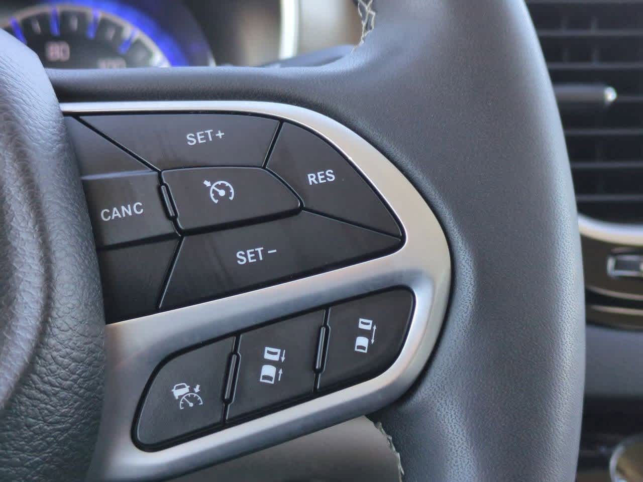 Thumbnail: 2024 Chrysler Pacifica - 17