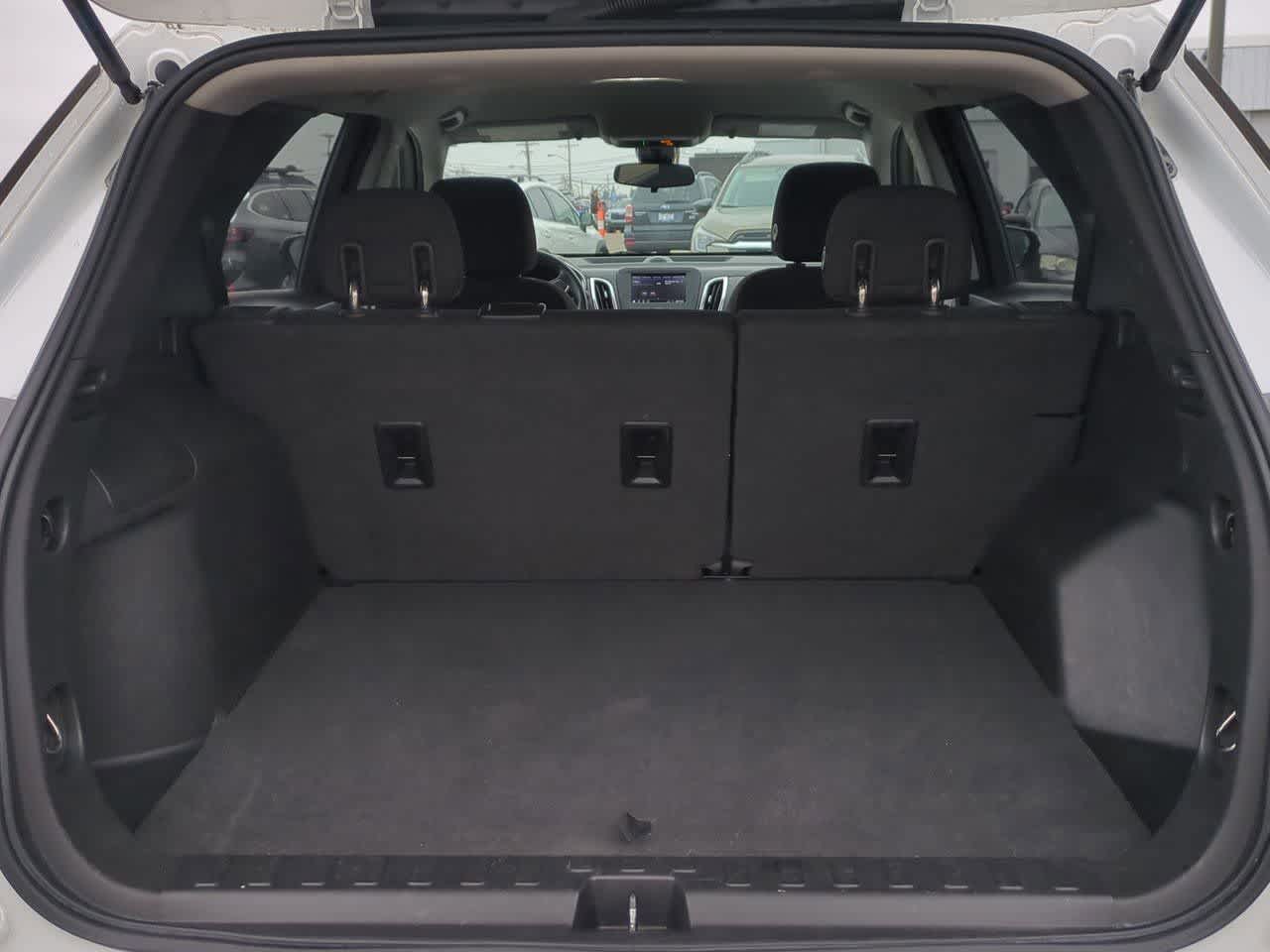 Thumbnail: 2020 Chevrolet Equinox - 31