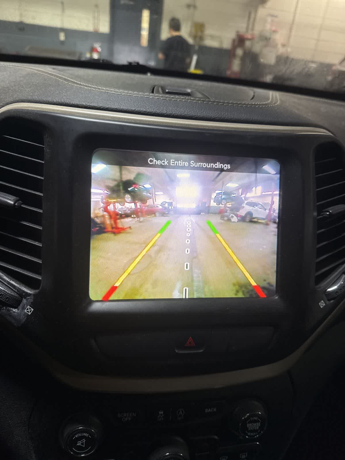 Thumbnail: 2016 Jeep Cherokee - 20