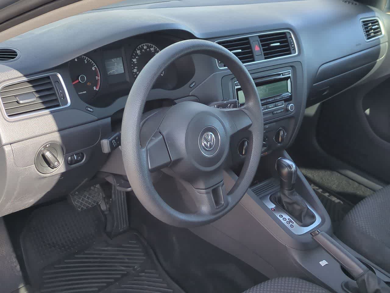 Thumbnail: 2014 Volkswagen Jetta - 2