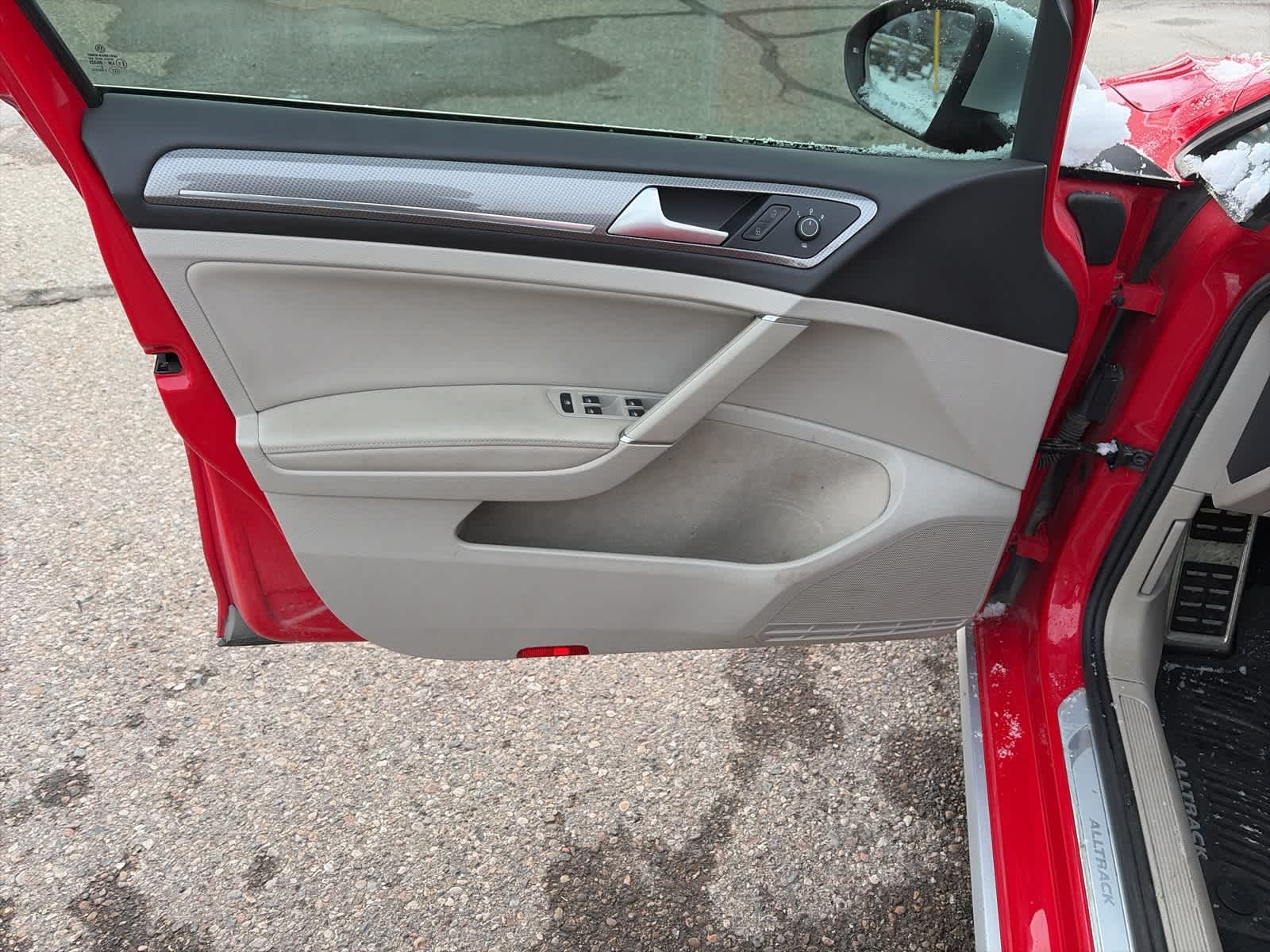 Thumbnail: 2017 Volkswagen Golf - 16