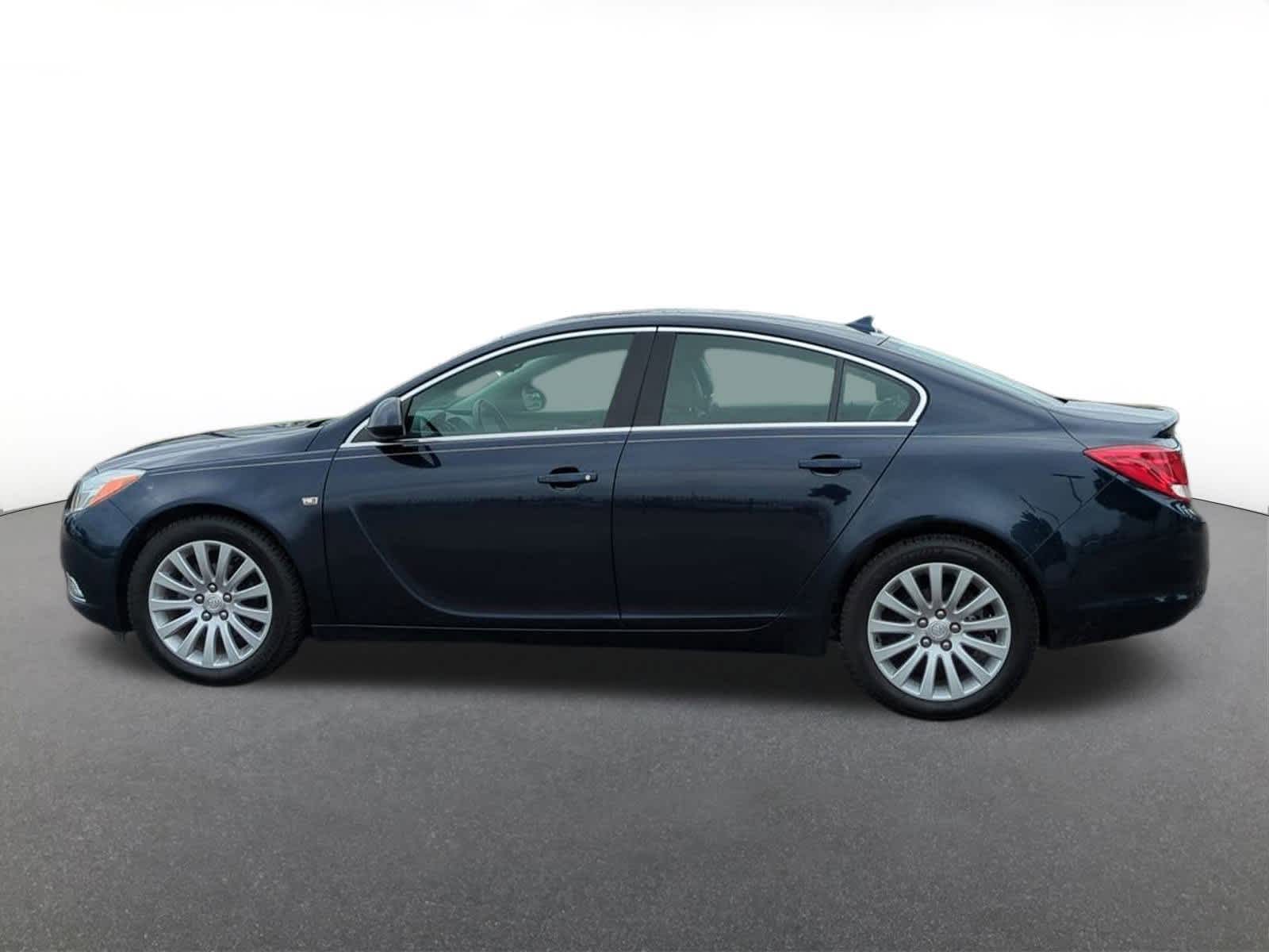 Thumbnail: 2011 Buick Regal - 3