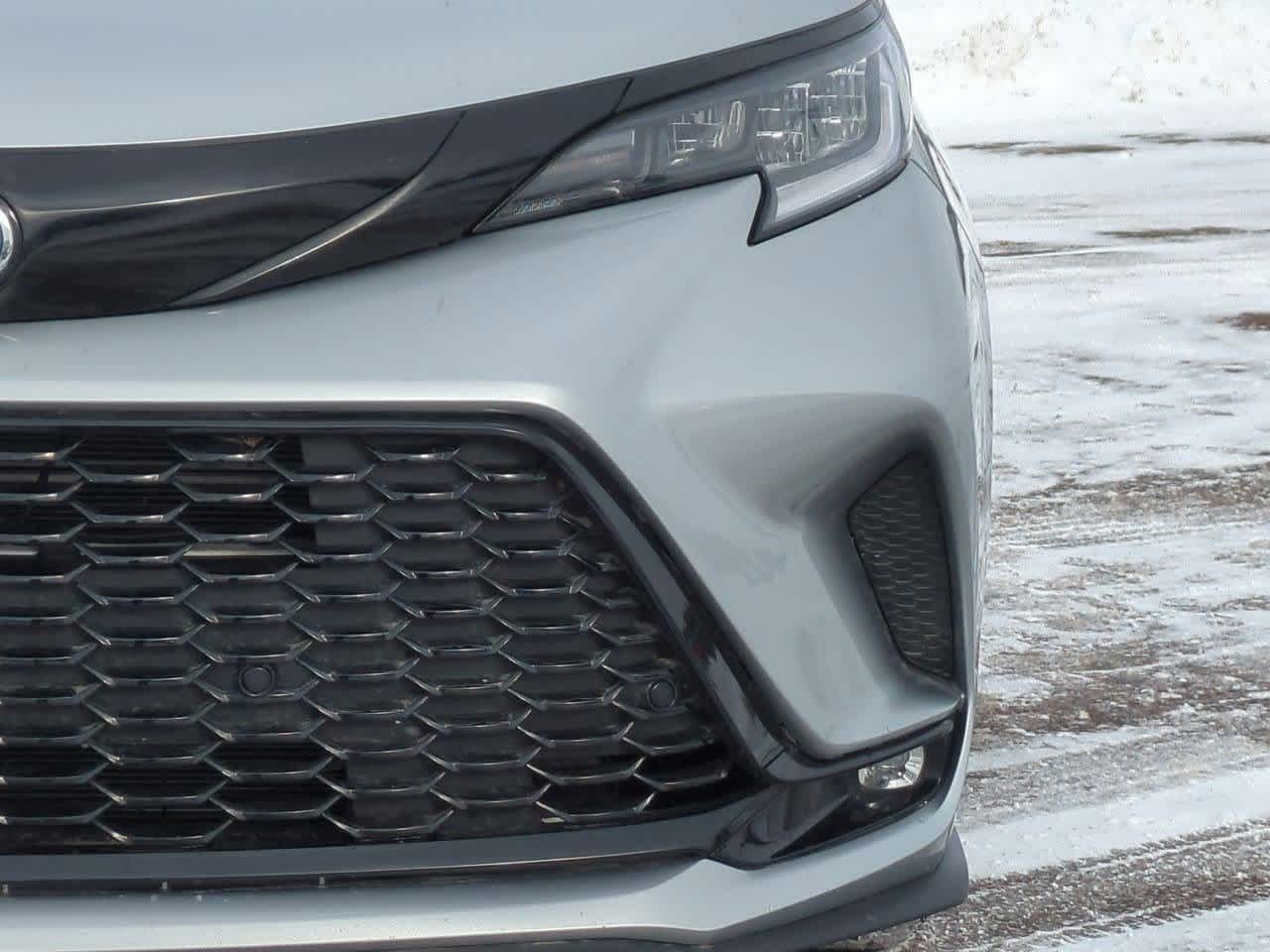 Thumbnail: 2025 Toyota Sienna - 10