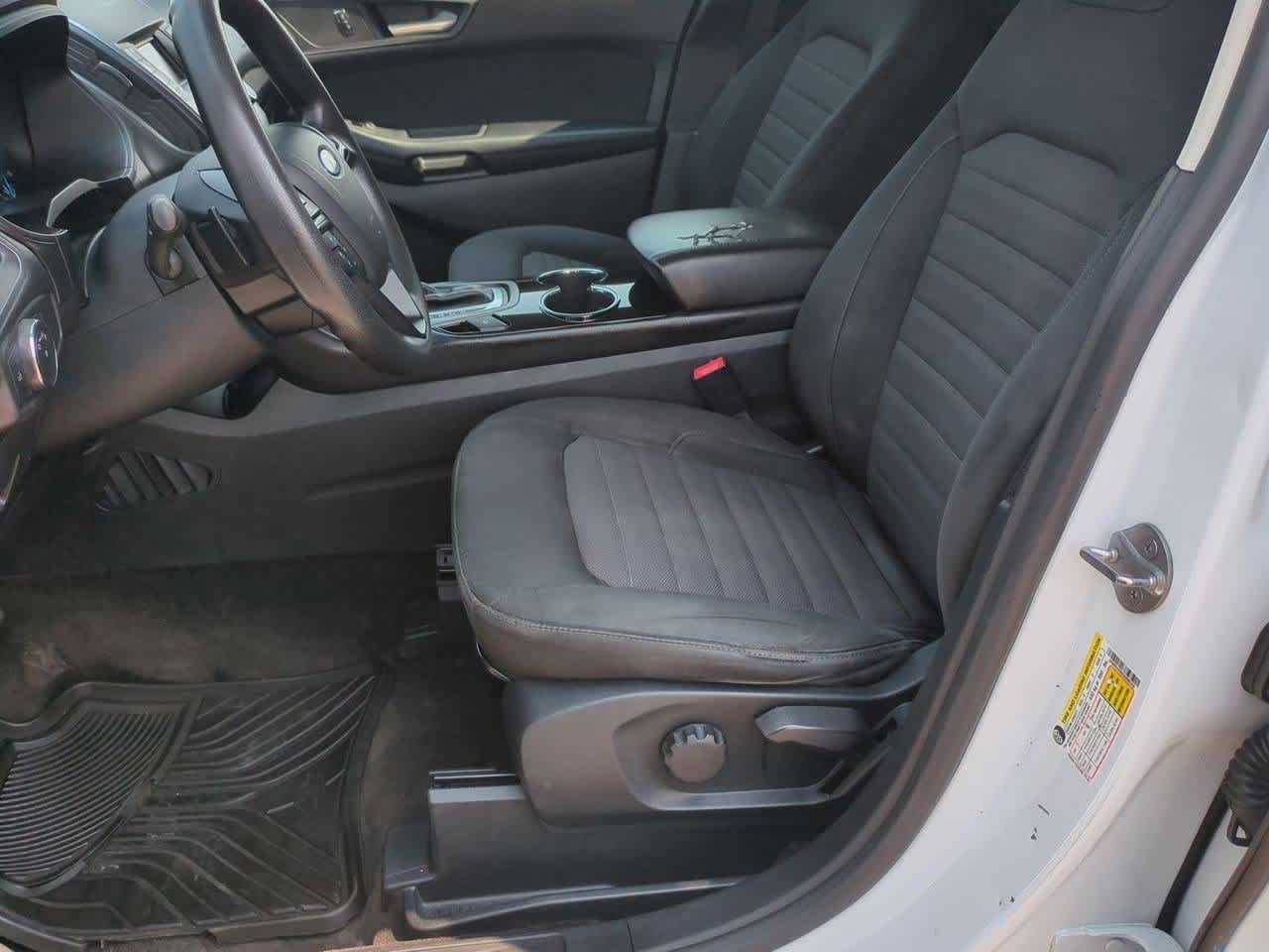 Thumbnail: 2016 Ford Edge - 14