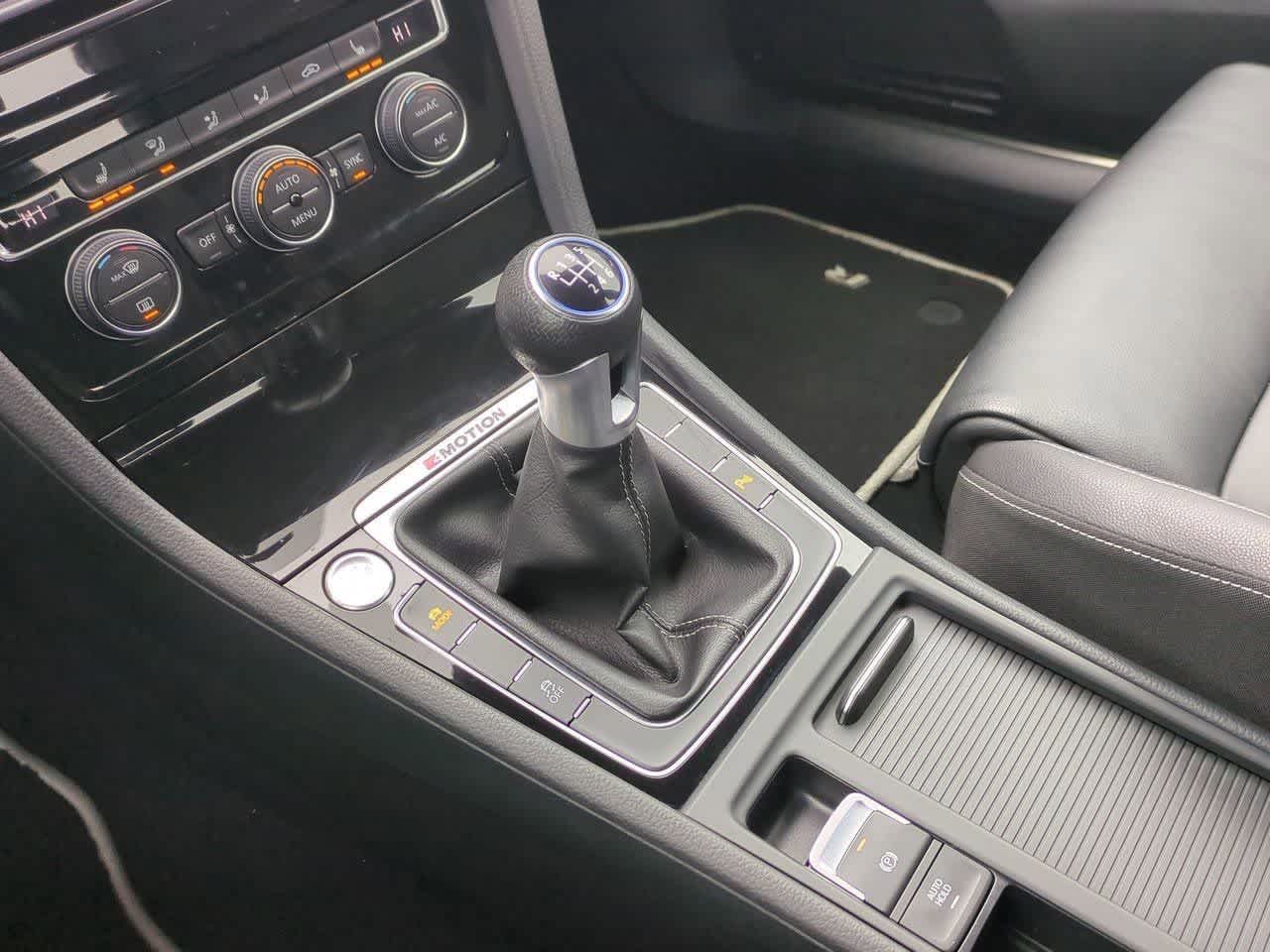 Thumbnail: 2017 Volkswagen Golf - 31