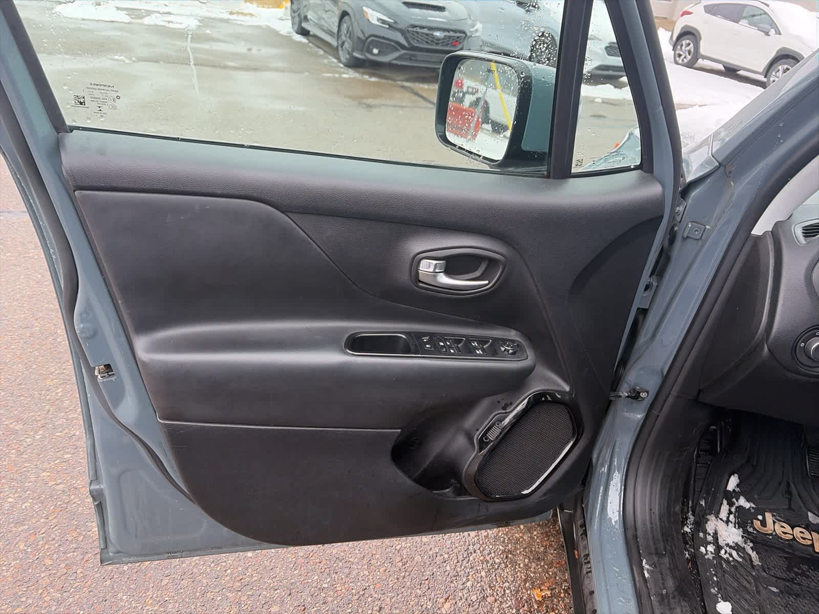 Thumbnail: 2017 Jeep Renegade - 16