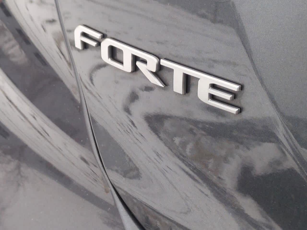 Thumbnail: 2022 Kia Forte - 11
